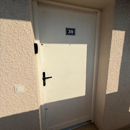 Appartamento Avec Loggia Paisible, à 500m De La - Vue Dégagée&parking Privé